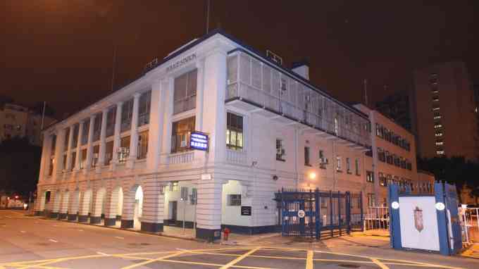 案件交由深水埗警區刑事調查隊第一隊跟進。