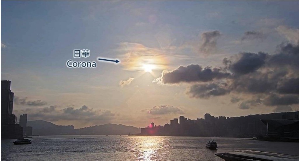 攝影機可拍攝到維港的特殊天氣現象。天文台圖片