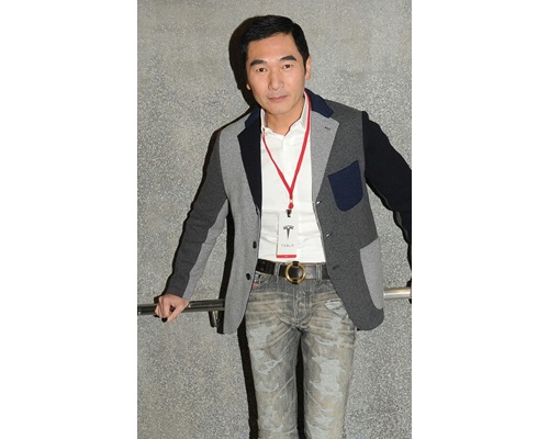方中信指莫可欣架車暫時未刮花軨。