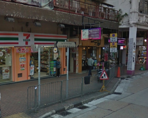 7-11店員問「杯麵賊」是否付錢。