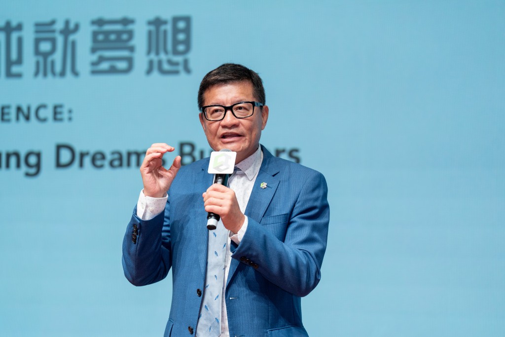 建造業議會執行總監鄭定寕工程師發表閉幕辭,鼓勵業界積極培育人才。 建造業議會執行總監鄭定寕工程師發表閉幕辭,鼓勵業界積極培育人才。