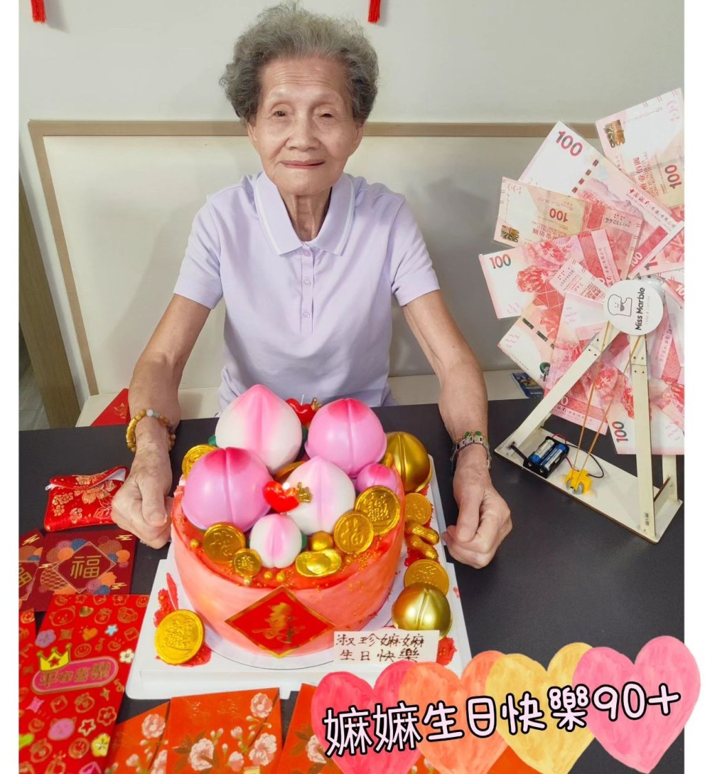 吳嘉儀的嫲嫲已經年過90歲，精神相當好。