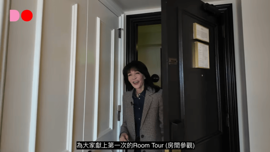 鄭裕玲在房間拍了一個room tour。