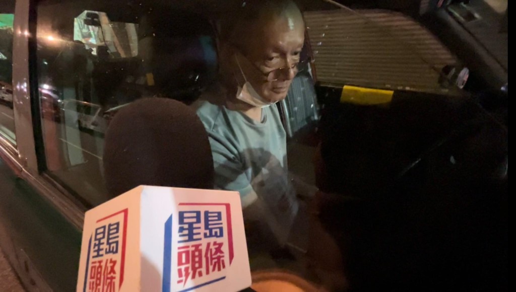 的士司機黃先生表示,政府減費對營運有好處,可幫補近期油價上升的壓力,但他認為兩個月的期限較短,他希望政府能延長。蔡楚輝攝 的士司機黃先生表示,政府減費對營運有好處,可幫補近期油價上升的壓力,但他認為兩個月的期限較短,他希望政府能延長。蔡楚輝攝