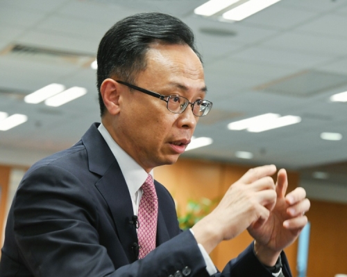 聶德權指正研究管方就不簽署聲明或宣誓需採取的行動。資料圖片