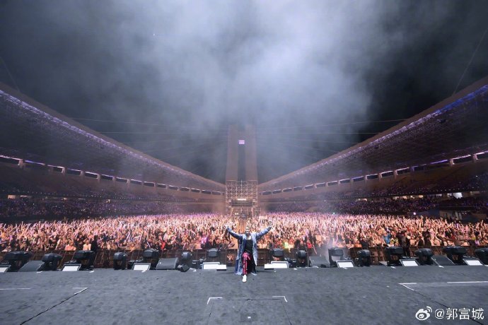 郭富城日前在杭州舉行演唱會。