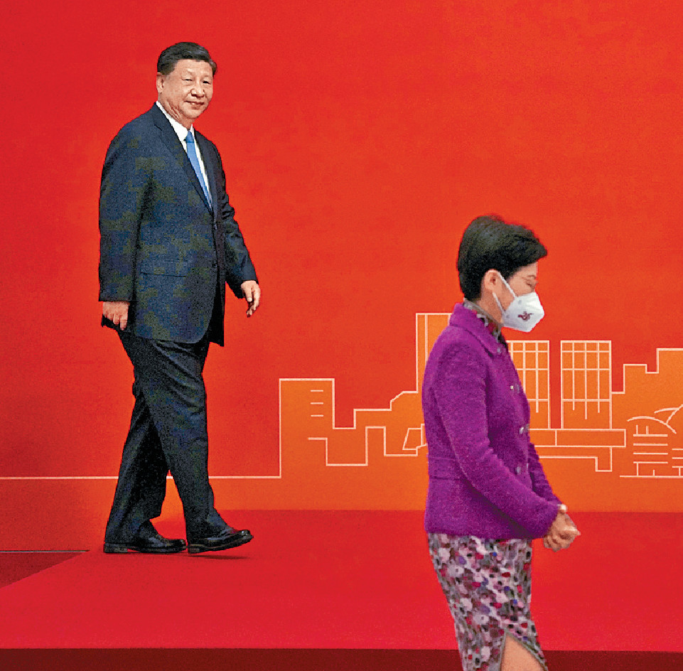 銀禧回歸■國家主席習近平在香港回歸二十五周年訪港，見證特區新政府成立，行政長官林鄭月娥離任。蘇正謙攝
