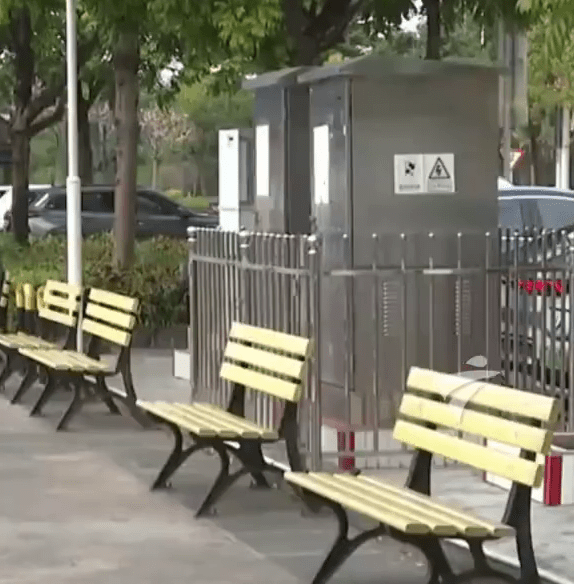 事發地的長椅。廣東電視台