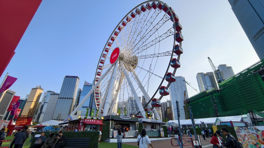 現場為中環民光街33號香港摩天輪。