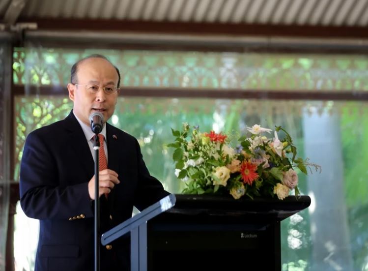 中國駐澳洲大使肖千批評澳洲打算收回達爾文港經營權欠道義。新華社