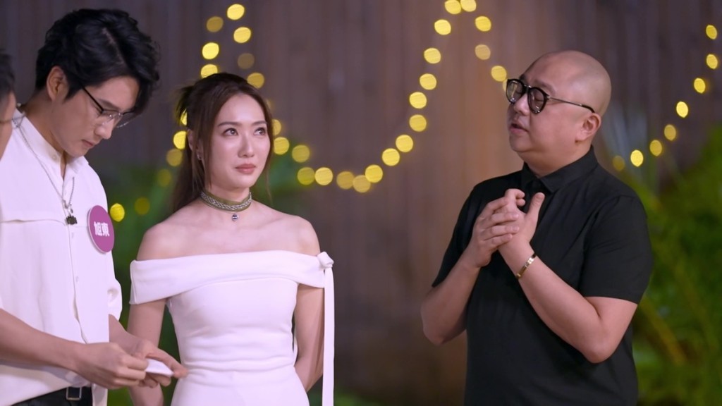 阮嘉敏心情複雜。 阮嘉敏心情複雜。