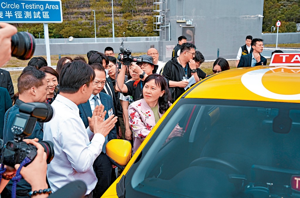 陳美寶相信的士車隊正致力做好招聘司機的工作。