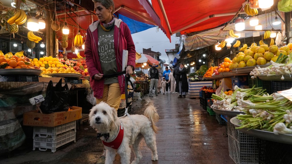 伊朗貨幣暴跌引發全國示威潮。 美聯社