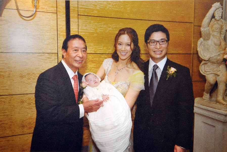 李兆基111年為其中一位孫女李晞兒舉行百日宴。資料圖片