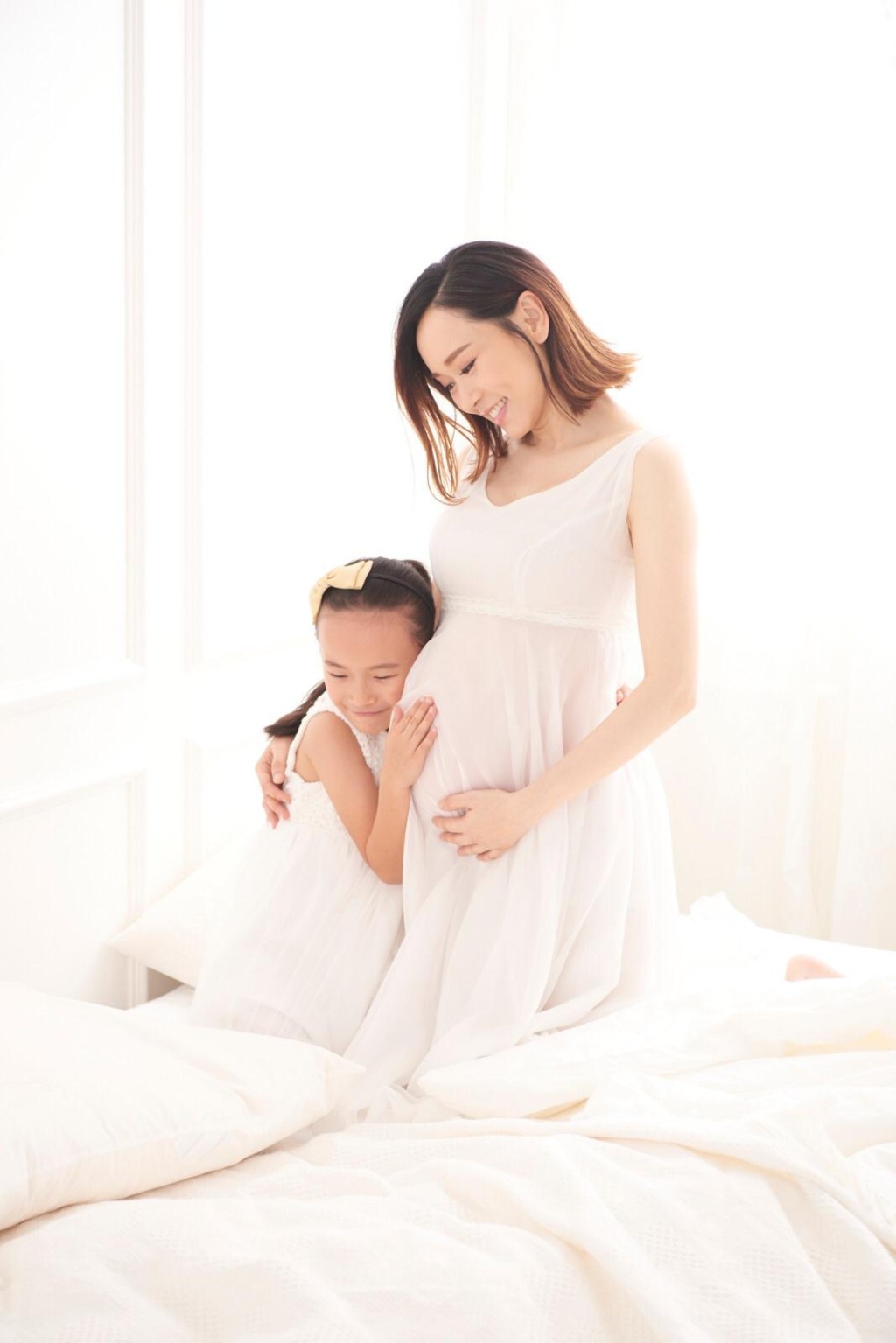 2019年杨思琦突然宣布结婚，并已经怀孕，但其老公至今仍从未曝光。