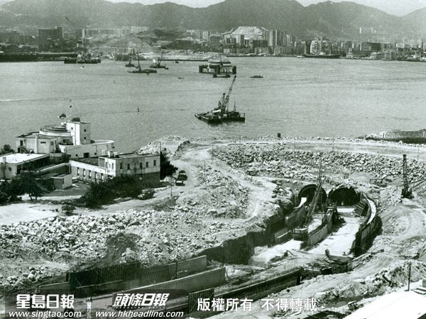 紅隧於1969年9月1日動工，1972年8月2日通車。