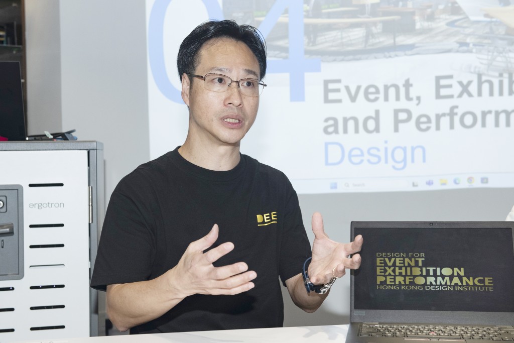 Leo指疫情令展覽行業從以往只講求實體展覽變成現在線上混合質體模式舉辦。 Leo指疫情令展覽行業從以往只講求實體展覽變成現在線上混合質體模式舉辦。