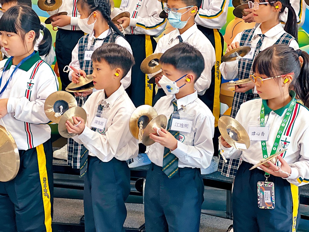 基福的音樂類課程及校隊,包括:敲擊樂、豎琴、弦樂、中國鼓樂、無伴奏合唱、合唱團、手鐘、七色手鈴等。 基福的音樂類課程及校隊,包括:敲擊樂、豎琴、弦樂、中國鼓樂、無伴奏合唱、合唱團、手鐘、七色手鈴等。