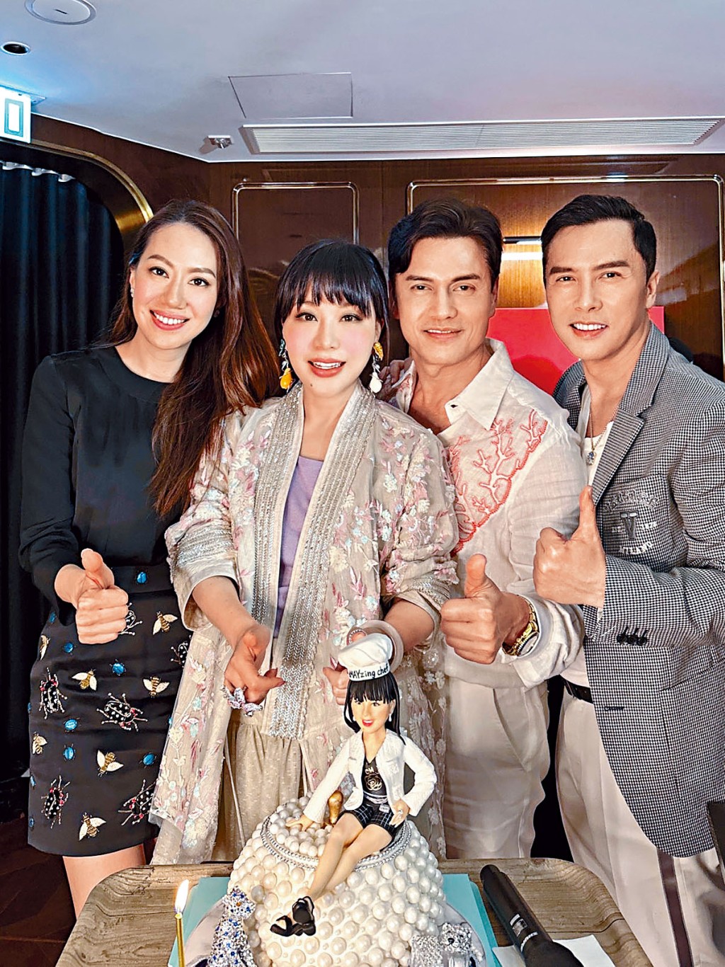 呂良偉為愛妻楊小娟甜蜜慶生，好友甄子丹、汪詩詩夫婦齊道賀。