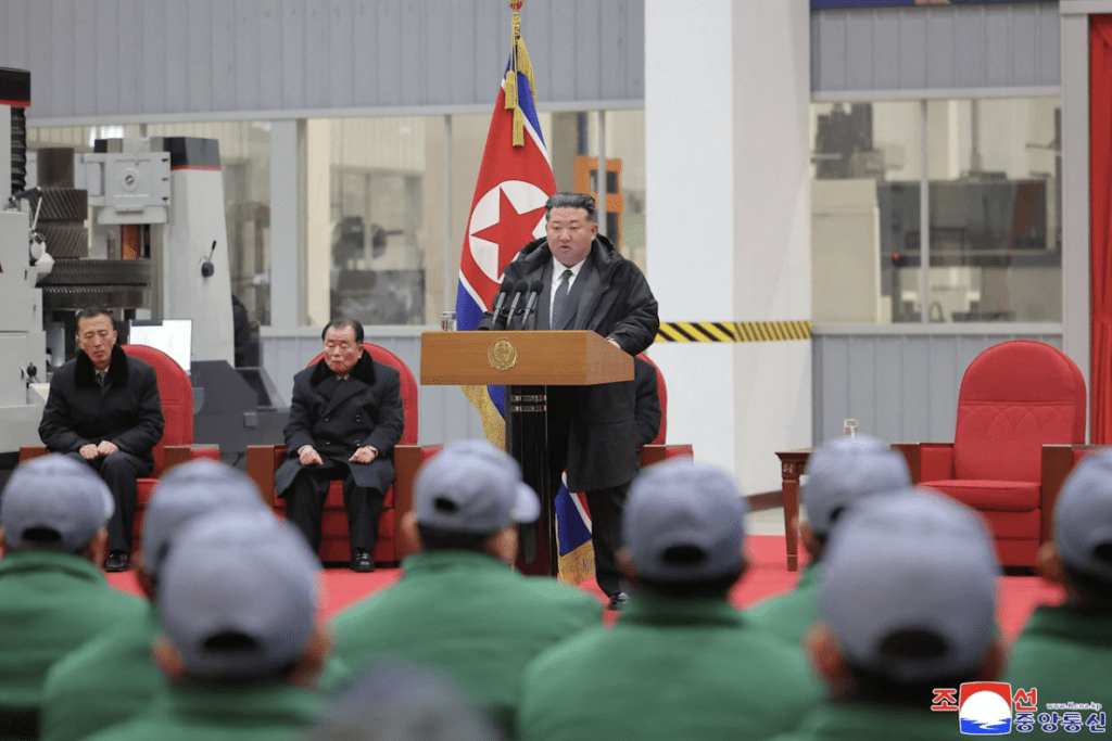 金正恩當場罷免負責經濟政策的副總理楊勝虎，情況在北韓政治體系中相當罕見。路透社