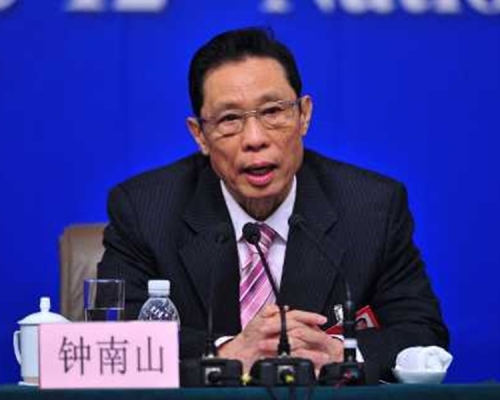 鐘南山認為中國的新冠病毒疫苗產能仍需要加強。新華社資料圖片