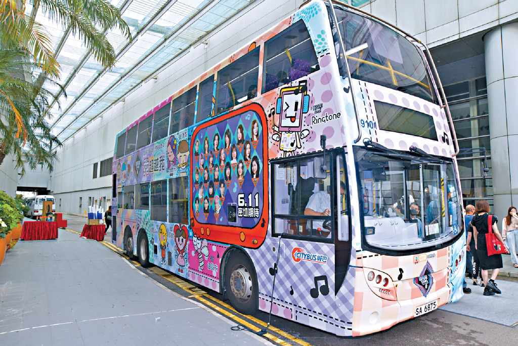 ■《聲夢2》主題巴士印有學員靚相及吉祥物，將不定時於各區行駛。
