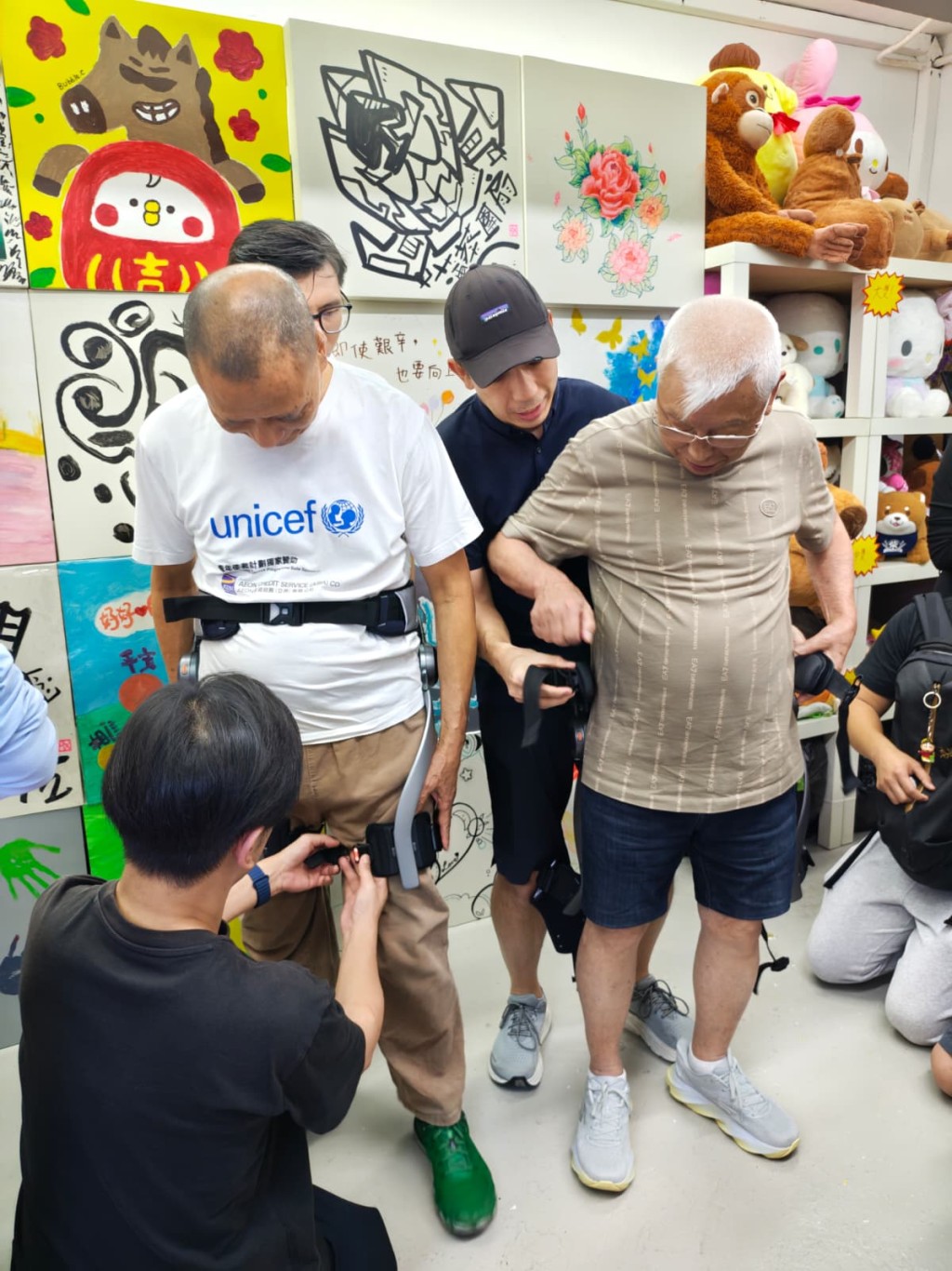 「義能聯合會」取消借用外骨骼協助宏福苑居民上落樓梯的計劃。義能fb