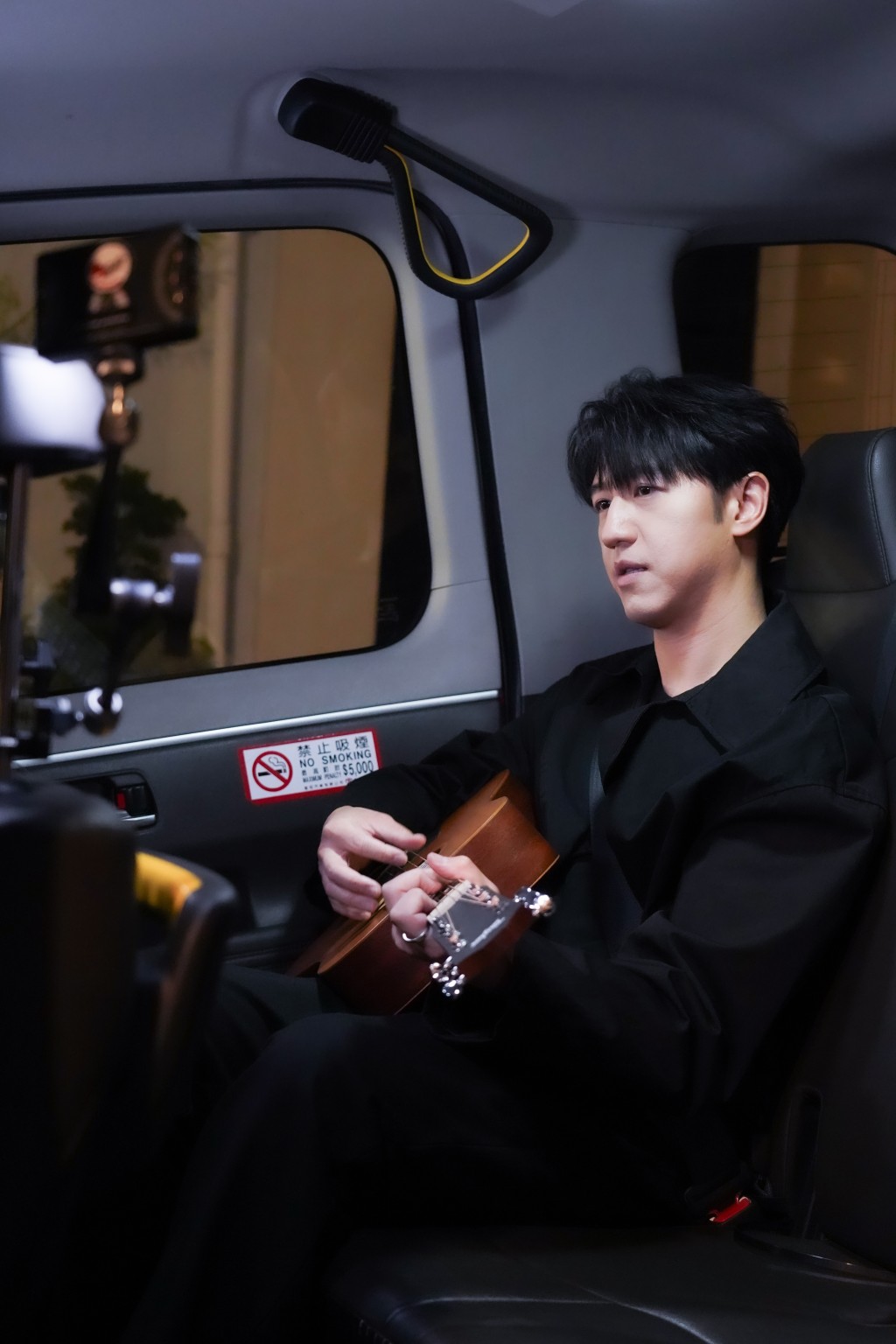 jay舉辦「Sitting in the back seat of a taxi with Jay Fung」活動。