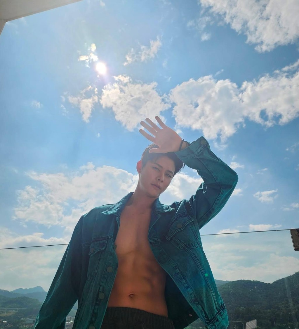 張泰晤是雙子座，有一種神秘感。