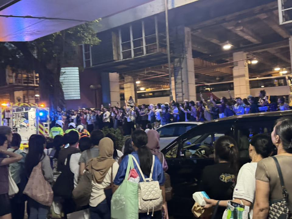 女子過馬路時捱私家車撞。FB「大埔 TAI PO」群組圖片