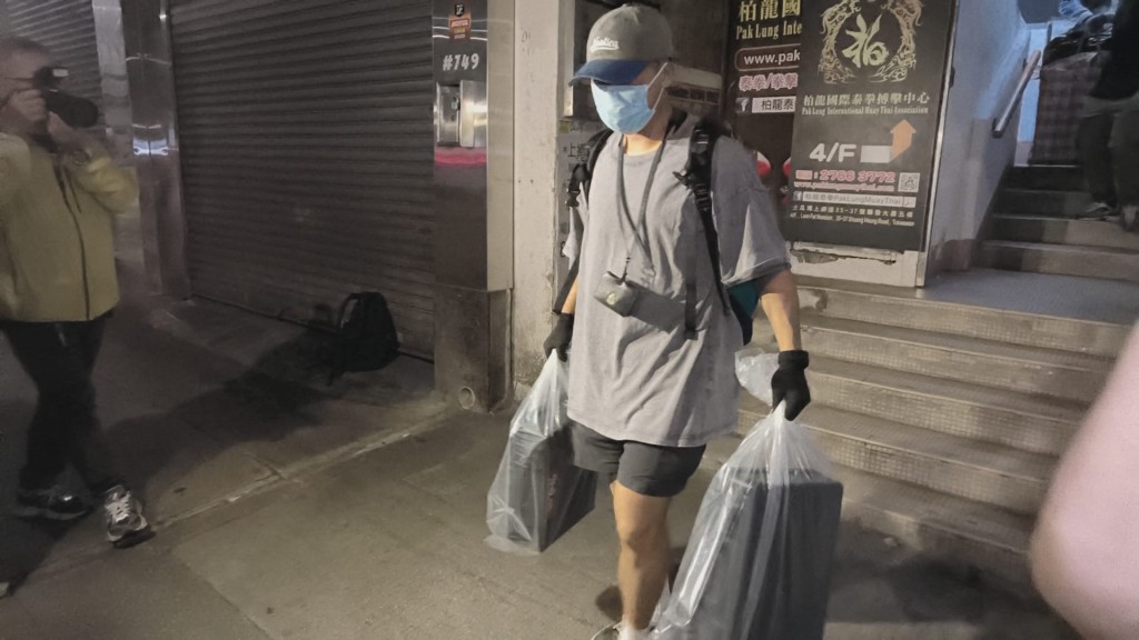 海關搜同區一個迷你倉，檢走大批毒品。黃文威攝