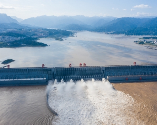 三峽水庫有效攔蓄長江2020年第3號洪水削峰達36.7%。（新華社圖片）