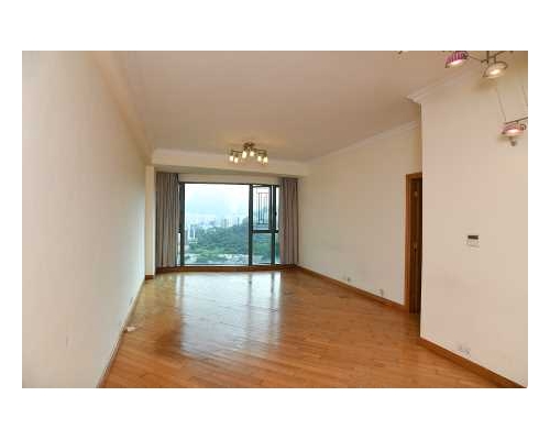 這個大埔鹿茵山莊1座中層單位，實用面積1175方呎。