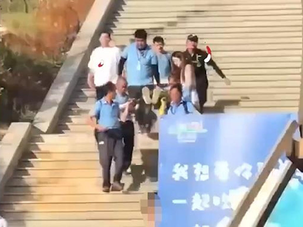 有人從高空墮下被救。網圖