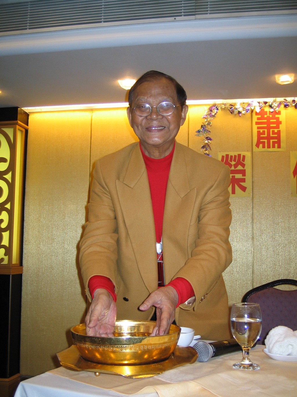 著名监制萧笙在2004年因肝癌病逝。