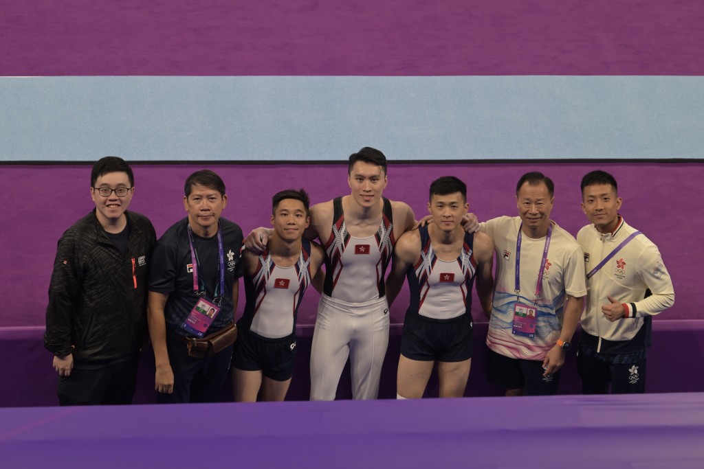 体操队在杭州亚运合照。 陈极彰摄