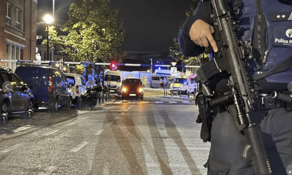 比利時布魯塞爾週一晚爆發槍擊案，兩名瑞典國民在市中心被槍殺，當地警方大為緊張。美聯社，下同