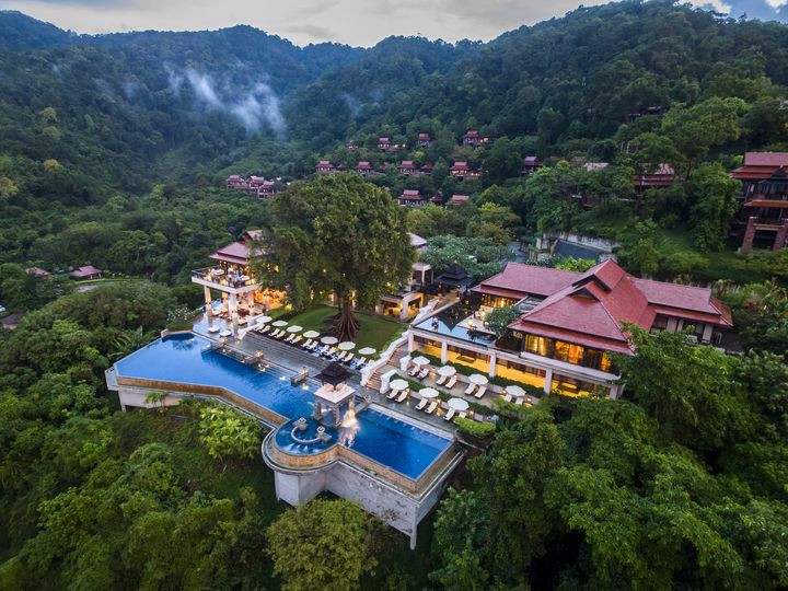 Pimalai Resort & Spa是區內的頂級度假村。