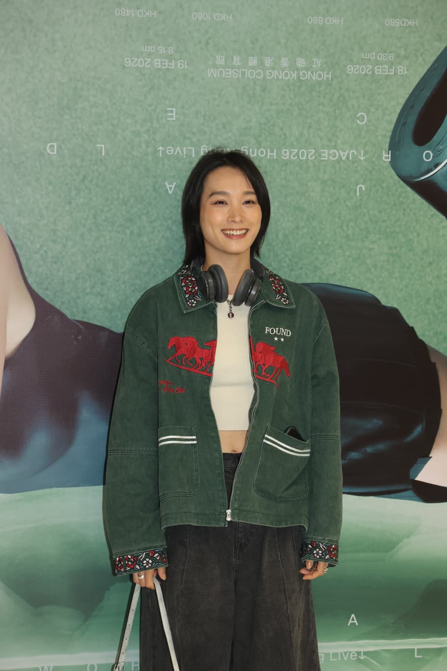 談善言露纖腰。