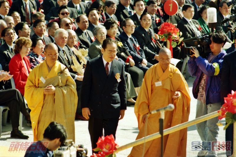 周南致辭時，指大佛象徵中華民族團結一致。資料圖片