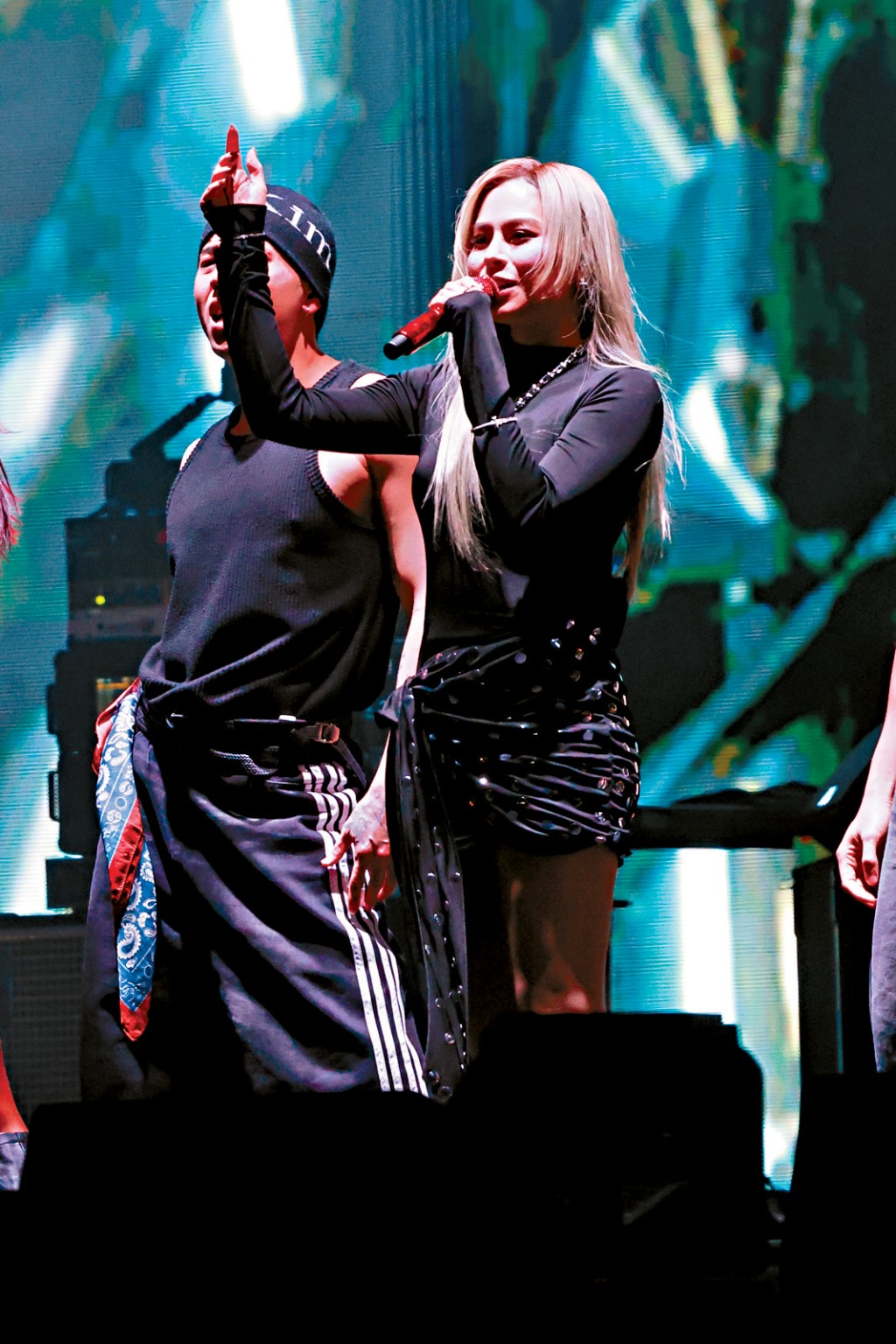 Gin Lee做暖場嘉賓，更即場宣布明年2月舉行紅館演唱會。