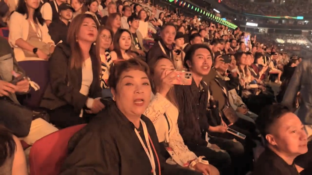肥媽早前到啟德主場館睇謝霆鋒演唱會。 肥媽早前到啟德主場館睇謝霆鋒演唱會。