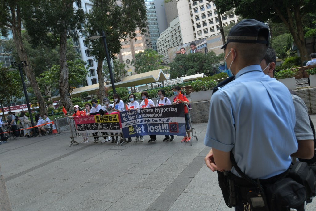 香港政研會於11月25日發起市民聯署，要求人大常委直接為《港區國安法》釋法。梁譽東攝