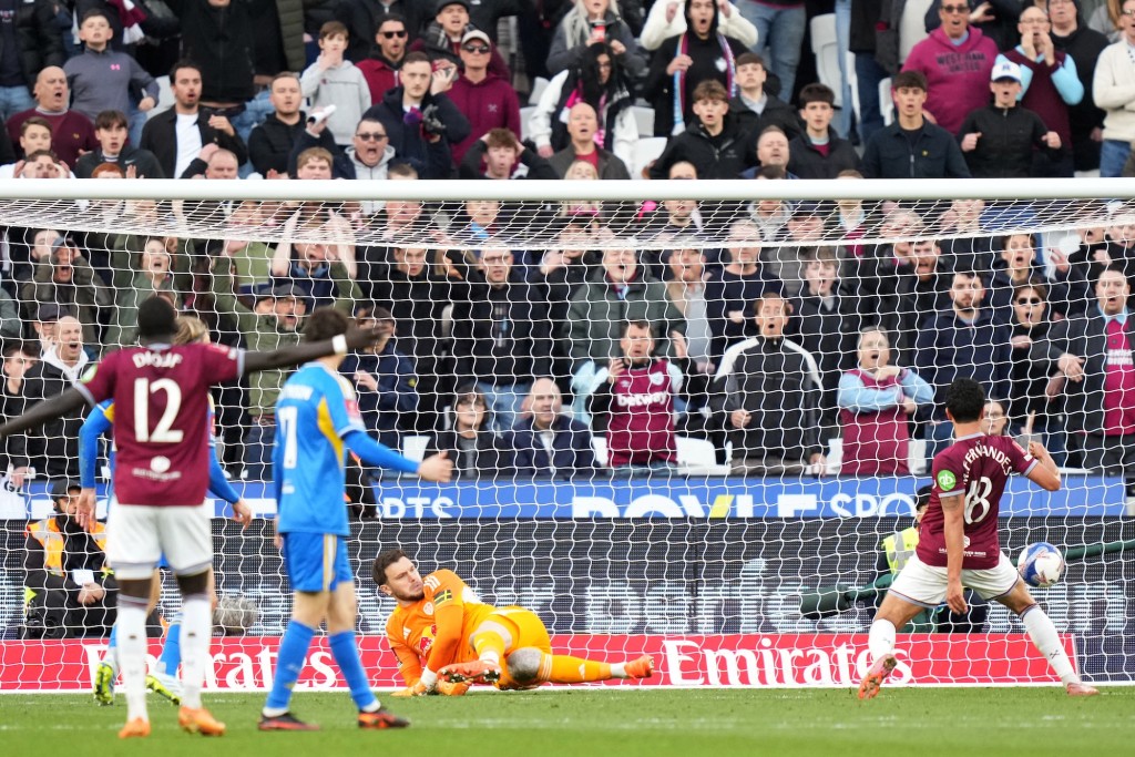 韋斯咸於下半場補時連入兩球扳平。法新社