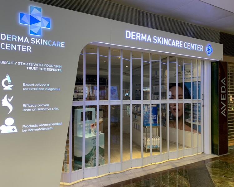 朗豪坊商場內多間店鋪已提早關門。