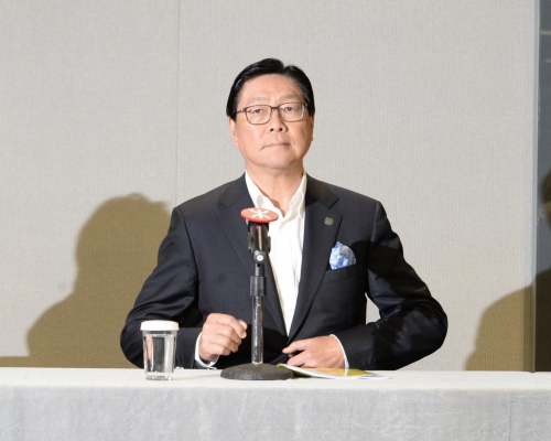 馬時亨在記者會上,最少4次表示留低是因為「很有責任感」,並強調自己尊重問責精神。