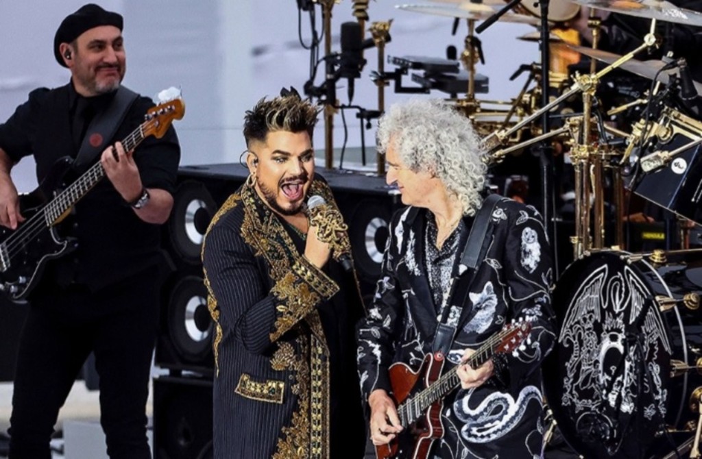 英國搖滾樂隊Queen與Adam Lambert為女皇登基白金禧演唱會掀起序幕。