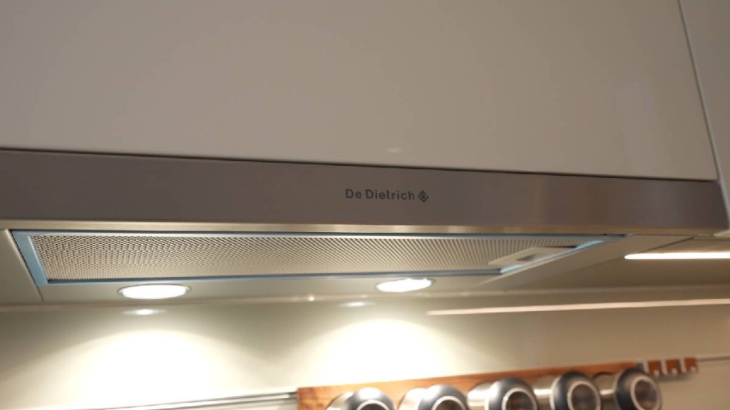 廚房等家電，均採用法國皇室御用品牌De Dietrich