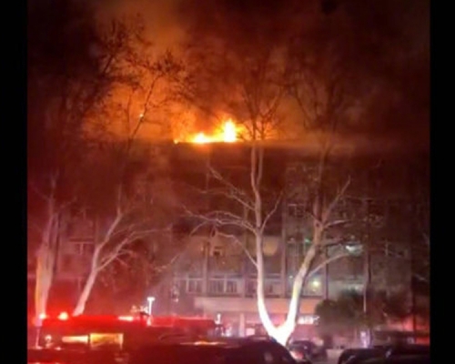 南京工业大学凌晨发生爆炸起火。（网图）