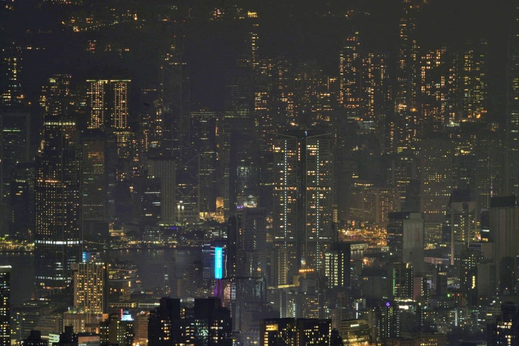 多座建築物響應「地球一小時」活動。